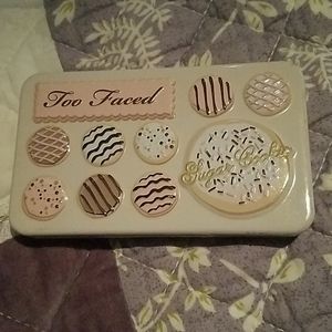 ISO I am looking for this palette